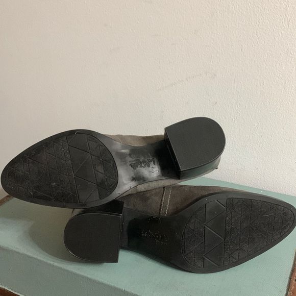 LifeStride Dakota Block Heel Bootie. Gray ankle boots size 8 - Picture 3 of 6